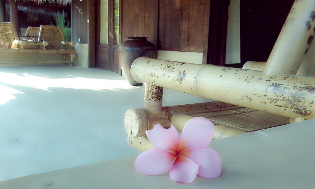 Selong Belanak Bungalows Exterior foto